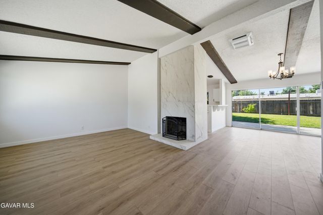 1040 W Avenue H 1, Lancaster, CA 93534