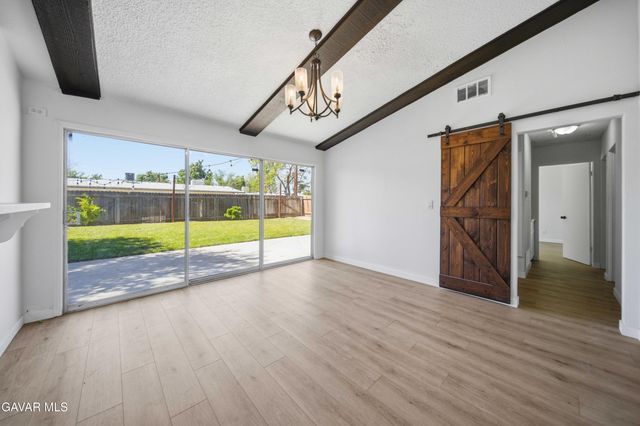 1040 W Avenue H 1, Lancaster, CA 93534