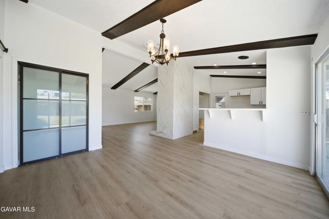 1040 W Avenue H 1, Lancaster, CA 93534