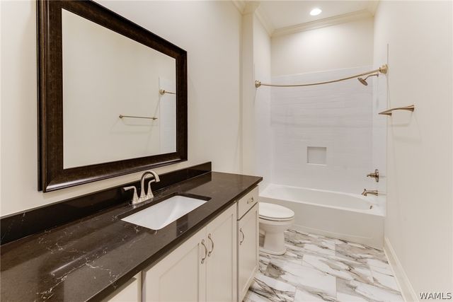 2 Oaklana, Tuscaloosa, AL 35406