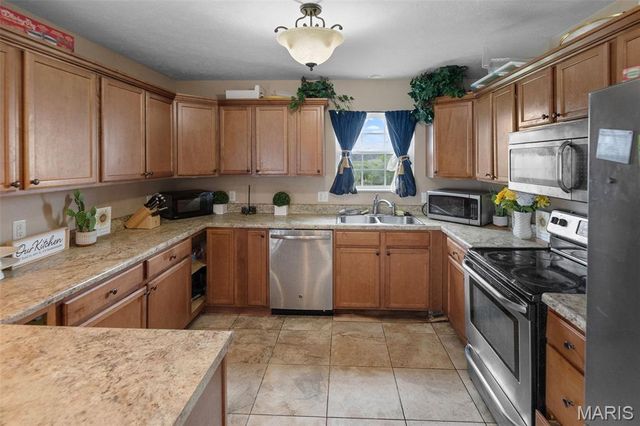806 Erika Leigh Court, Caseyville, IL 62232