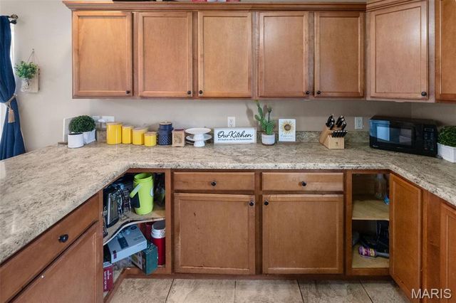 806 Erika Leigh Court, Caseyville, IL 62232