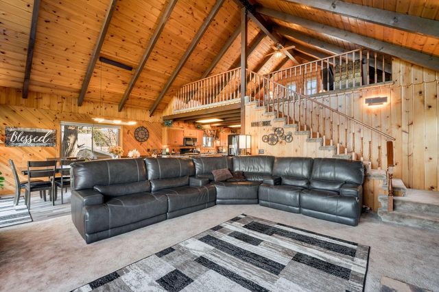 N10394 Howard DRIVE, Fox Lake, WI 53933