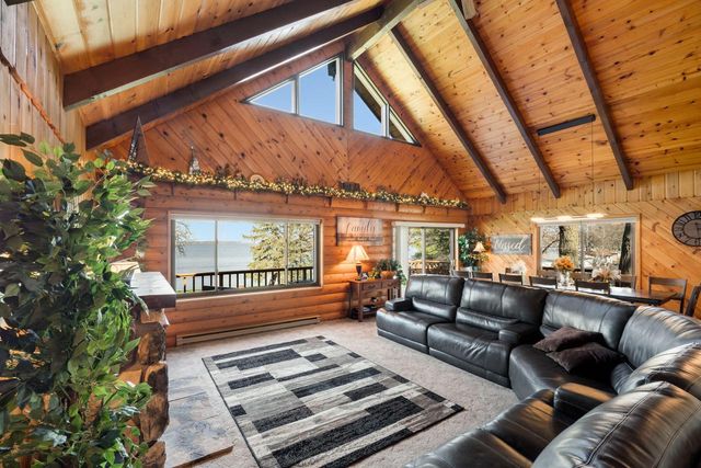 N10394 Howard DRIVE, Fox Lake, WI 53933