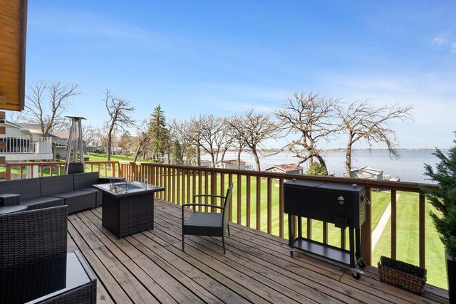 N10394 Howard DRIVE, Fox Lake, WI 53933