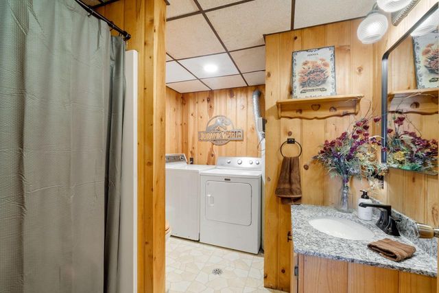 N10394 Howard DRIVE, Fox Lake, WI 53933