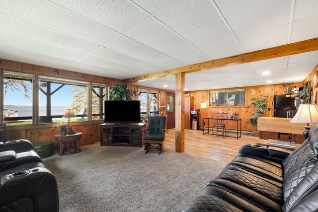 N10394 Howard DRIVE, Fox Lake, WI 53933