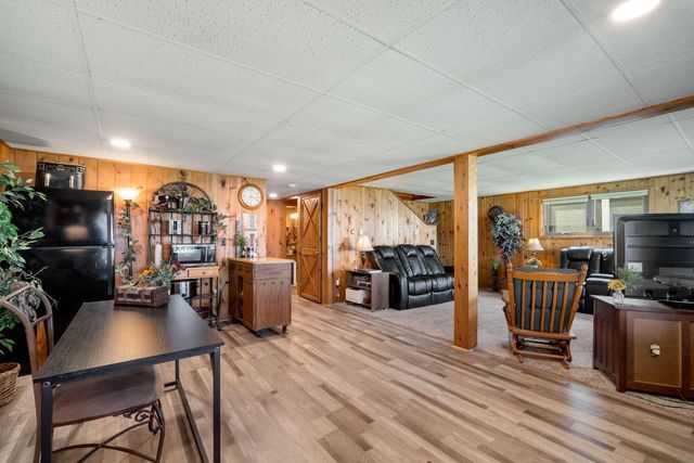 N10394 Howard DRIVE, Fox Lake, WI 53933