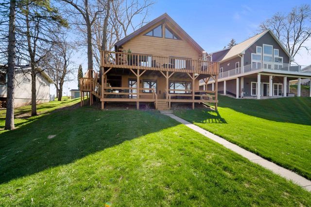 N10394 Howard DRIVE, Fox Lake, WI 53933