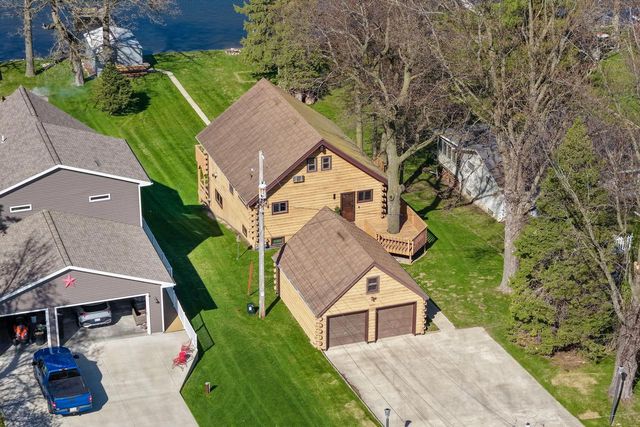 N10394 Howard DRIVE, Fox Lake, WI 53933