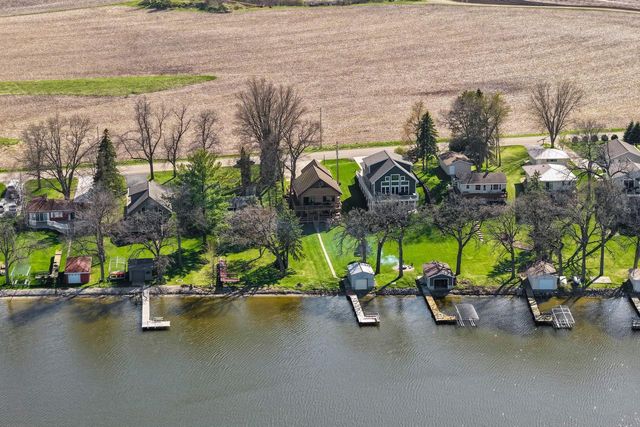 N10394 Howard DRIVE, Fox Lake, WI 53933