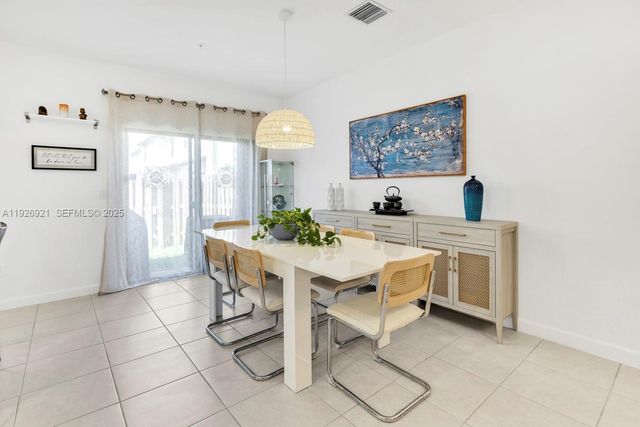 15953 SW 2nd Pl, Pembroke Pines, FL 33027