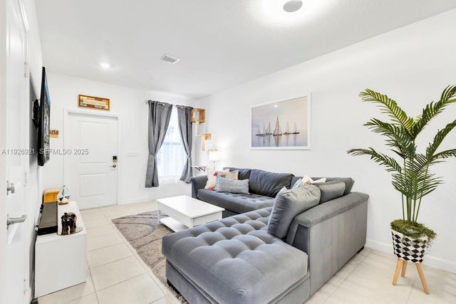 15953 SW 2nd Pl, Pembroke Pines, FL 33027