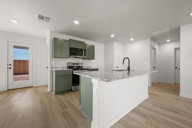 515 E 24th Street, Wolfforth, TX 79382