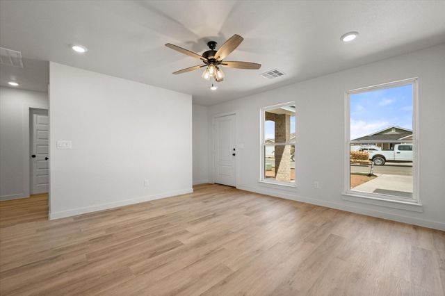 515 E 24th Street, Wolfforth, TX 79382
