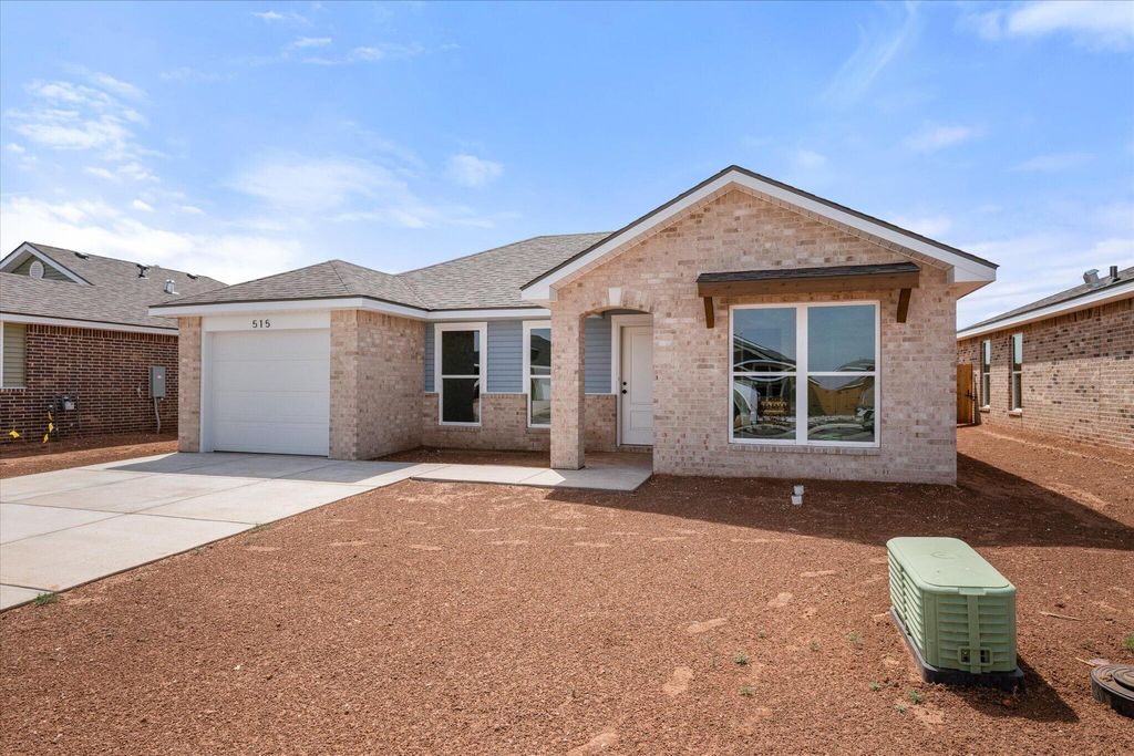 515 E 24th Street, Wolfforth, TX 79382