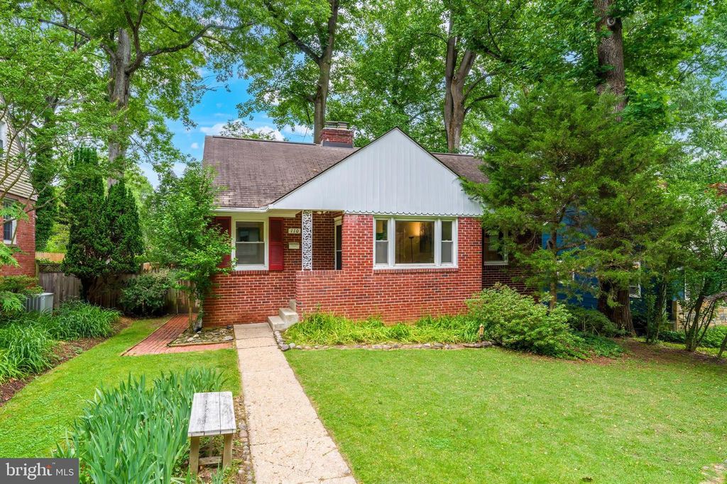 110 LYNNMOOR DR, Silver Spring, MD 20901