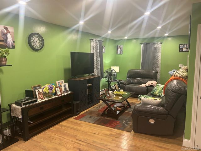 93 Lake Drive, Lake Peekskill, NY 10537