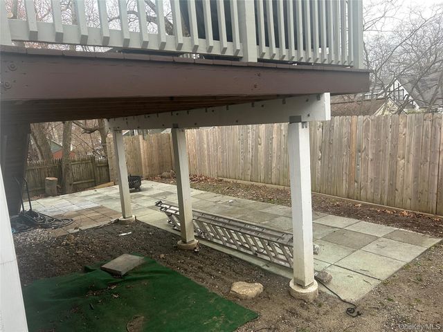 93 Lake Drive, Lake Peekskill, NY 10537