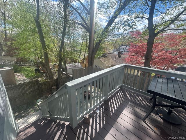 93 Lake Drive, Lake Peekskill, NY 10537