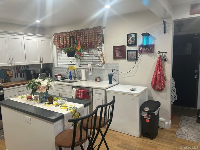 93 Lake Drive, Lake Peekskill, NY 10537