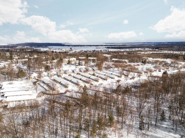 1154 Hemingway Lane, Traverse City, MI 49686