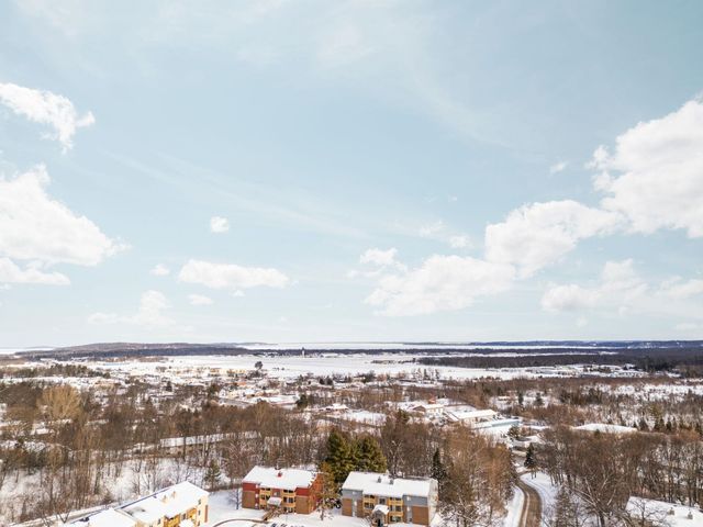 1154 Hemingway Lane, Traverse City, MI 49686