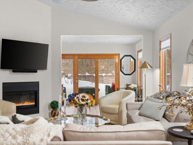 1154 Hemingway Lane, Traverse City, MI 49686