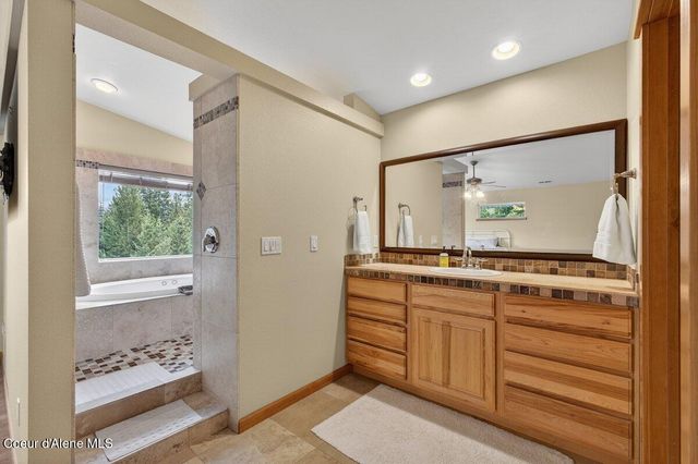 33885 N Moonbeam CT, Bayview, ID 83803