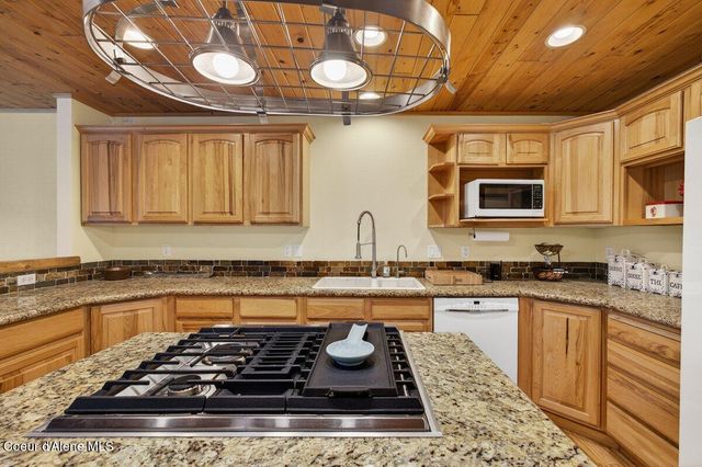 33885 N Moonbeam CT, Bayview, ID 83803