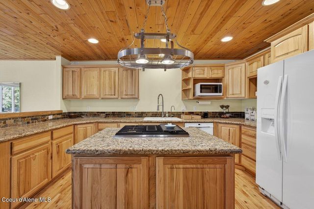 33885 N Moonbeam CT, Bayview, ID 83803