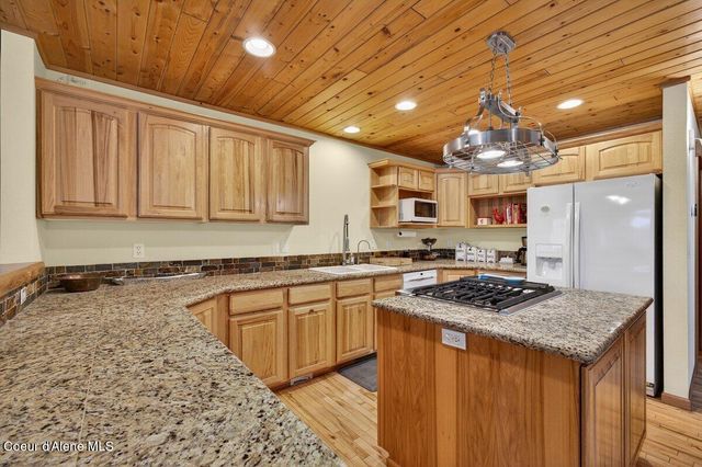 33885 N Moonbeam CT, Bayview, ID 83803