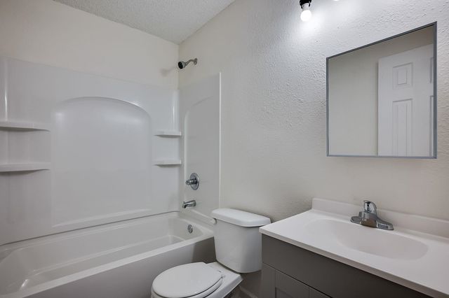 7023 W Newell St, Wichita, KS 67212