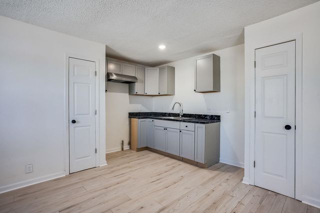 7023 W Newell St, Wichita, KS 67212