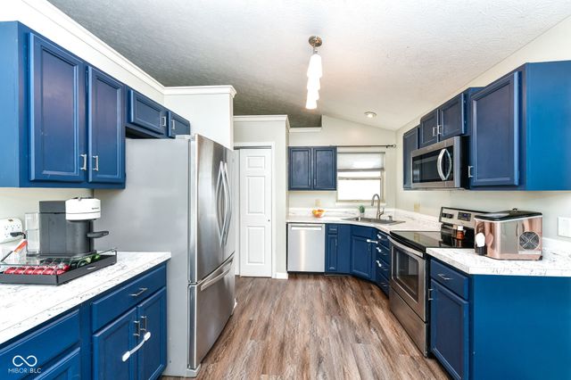 6896 Cherry Laurel Lane, Fishers, IN 46038