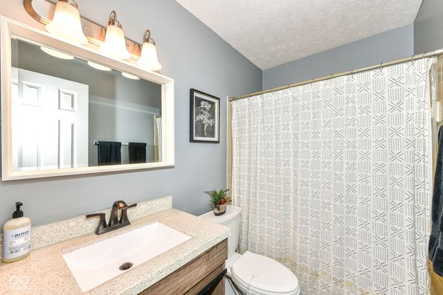 6896 Cherry Laurel Lane, Fishers, IN 46038