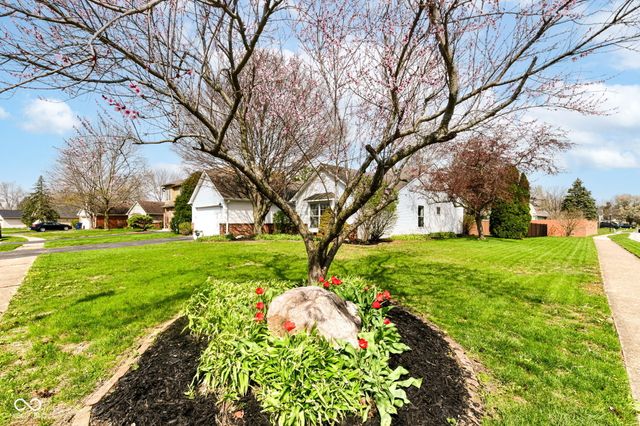 6896 Cherry Laurel Lane, Fishers, IN 46038