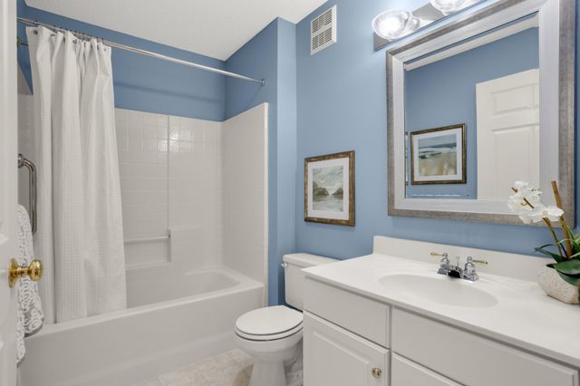 18677 Kalmar Trail, Lakeville, MN 55044