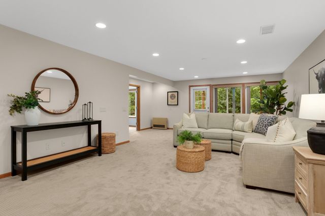 18677 Kalmar Trail, Lakeville, MN 55044