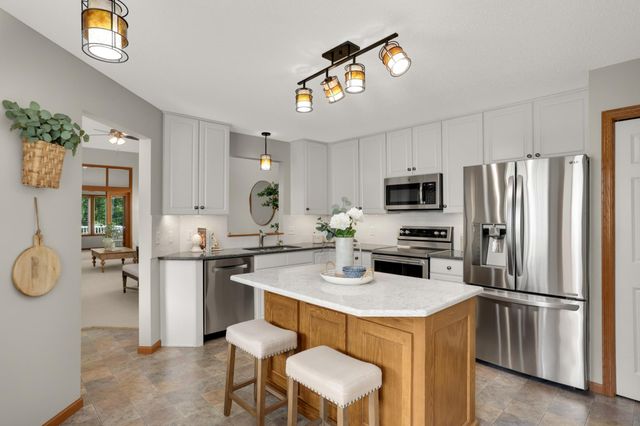 18677 Kalmar Trail, Lakeville, MN 55044