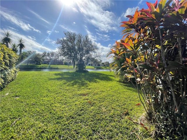 1435 9th Place, Vero Beach, FL 32960