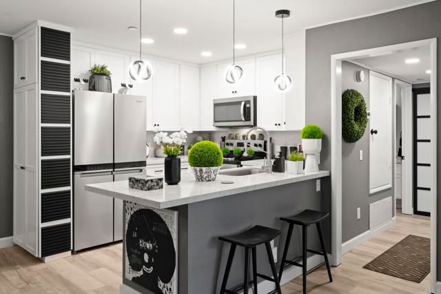 850 State Street 220, San Diego, CA 92101