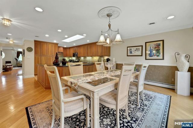 110 Winding Creek, Old Tappan, NJ 07675