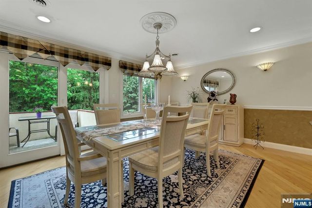 110 Winding Creek, Old Tappan, NJ 07675