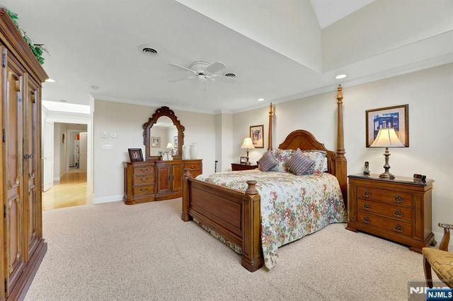 110 Winding Creek, Old Tappan, NJ 07675