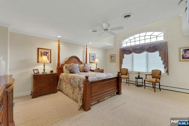 110 Winding Creek, Old Tappan, NJ 07675