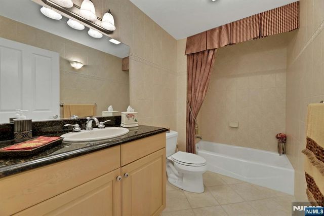 110 Winding Creek, Old Tappan, NJ 07675