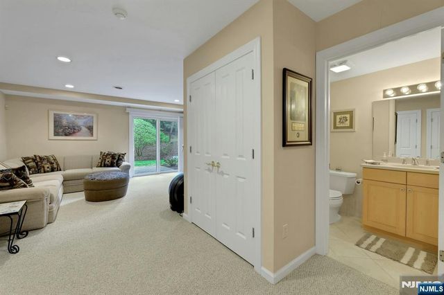 110 Winding Creek, Old Tappan, NJ 07675