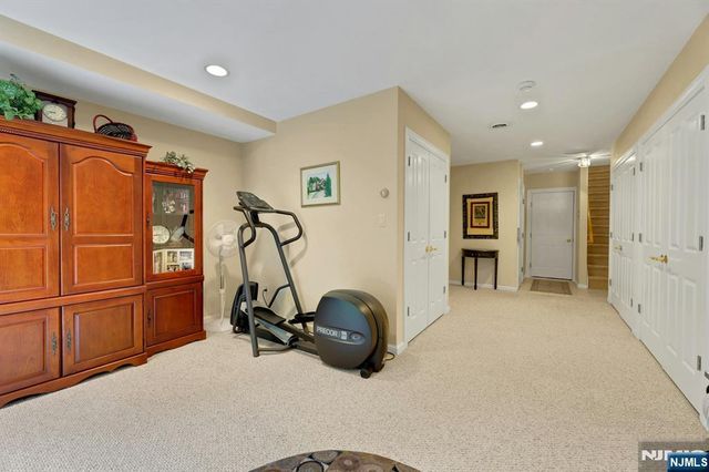 110 Winding Creek, Old Tappan, NJ 07675