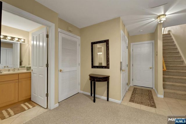 110 Winding Creek, Old Tappan, NJ 07675